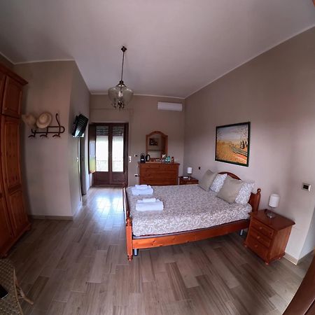 B&B A Casa Di Maybe Caserta Eksteriør bilde
