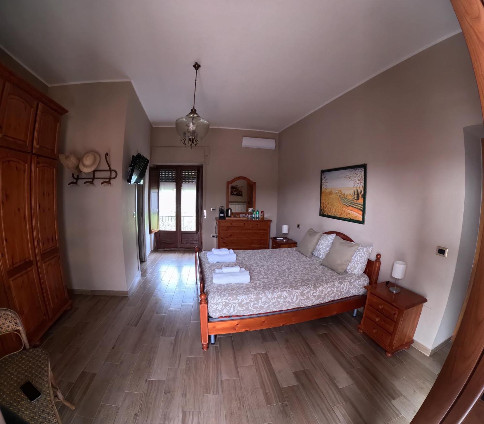 B&B A Casa Di Maybe Caserta Eksteriør bilde