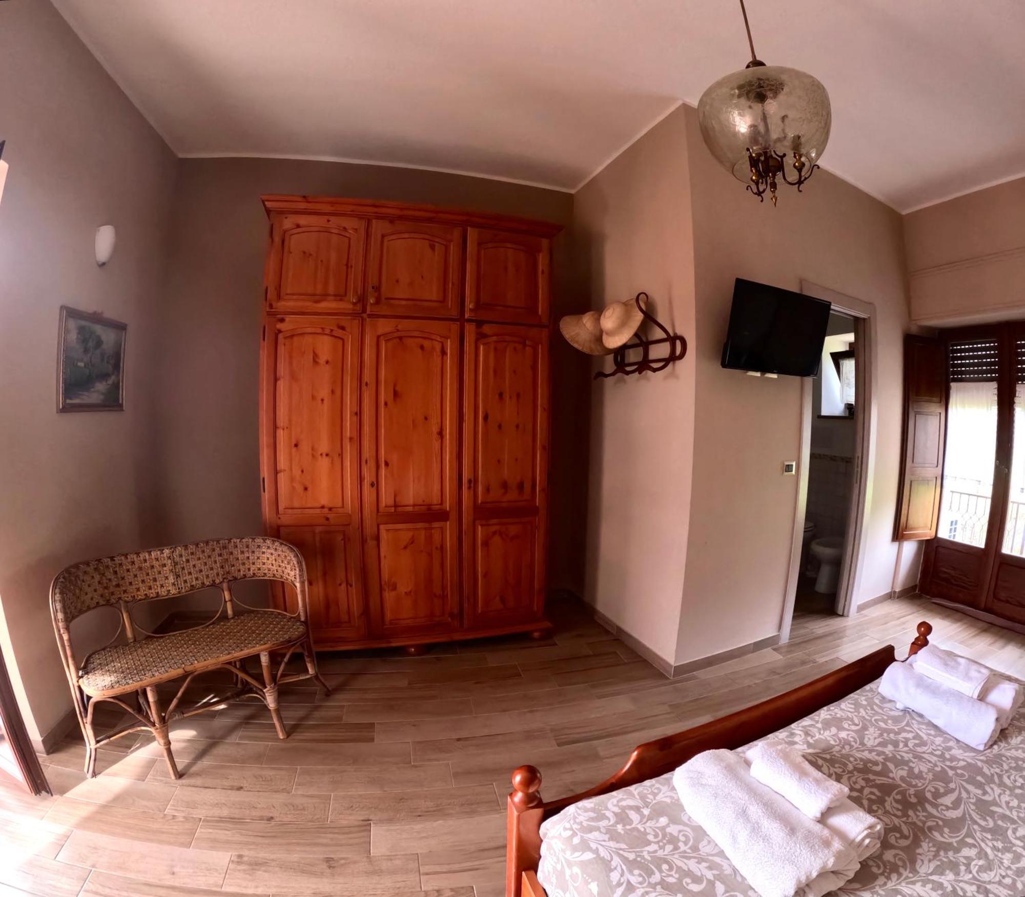 B&B A Casa Di Maybe Caserta Eksteriør bilde