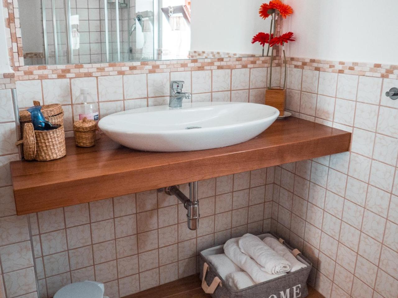 B&B A Casa Di Maybe Caserta Eksteriør bilde