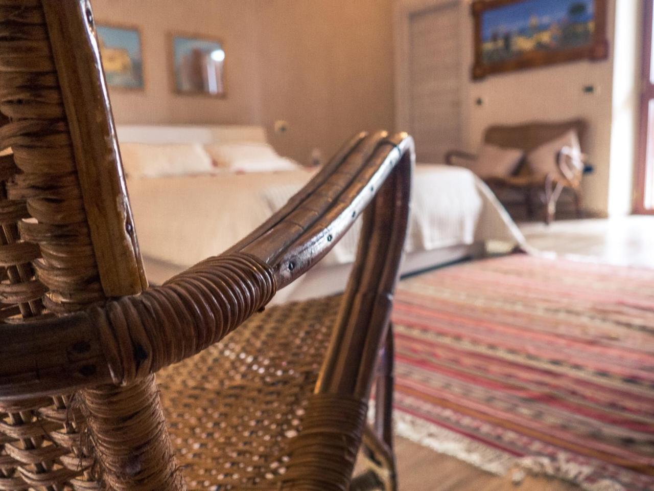 B&B A Casa Di Maybe Caserta Eksteriør bilde