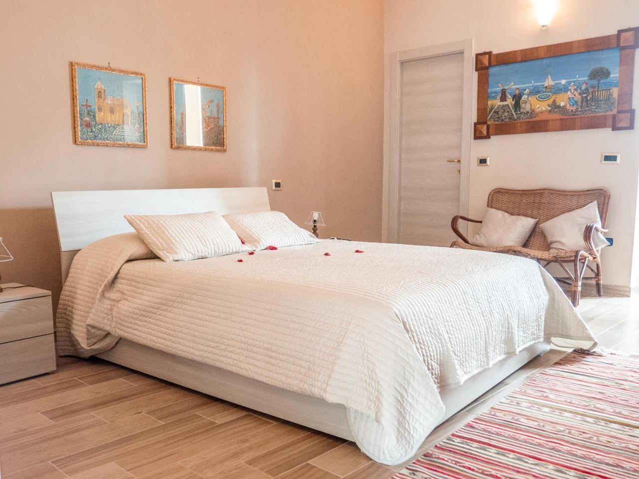 B&B A Casa Di Maybe Caserta Eksteriør bilde